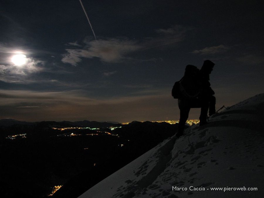 08_Ombre sopra le luci della città.JPG